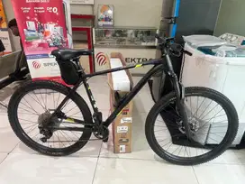 Polygon Xtrada 8 black limited edition