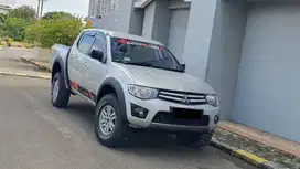 [PAJAK PANJANG] Mitsubitshi Triton Strada GLX 2.8 DC 4x4 MT 2012/2013