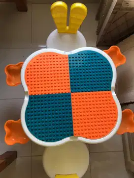 Meja lego atau meja belajar anak