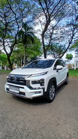 [Low KM] New Xpander Cross 1.5 AT 2025 White