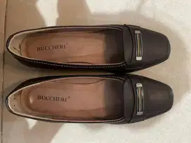 Sepatu Pantofel Wanita Buccheri