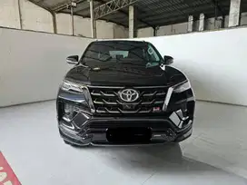 Toyota Fortuner GR 2.8 diesel AT ( Matic ) 2023 Hitam Low km 16rban