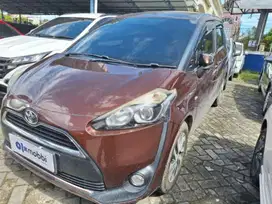TOYOTA SIENTA 1.5 V BENSIN MATIC 2016
