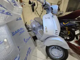 Vespa 946 Snake Limited 888 pcs worldwide