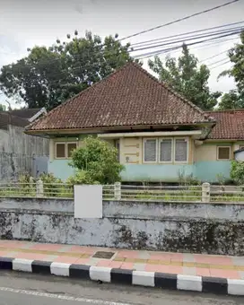 Rumah Kolonial Cocok Untuk Cafe Lokasi Strategis di Kawasan Bisnis