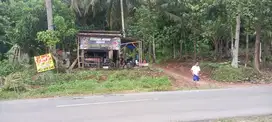 Tanah dekat akses masuk pantai sari ringgung