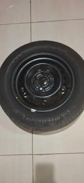 Velg Kaleng R14 dan Ban, x Honda Brio