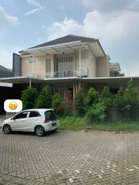 Dijual Rumah 2 Lantai Hook S-T Minimalis Modern Eastwood Siap Huni