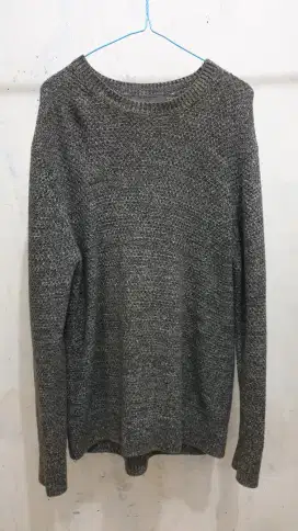 Sweater rajut giordano