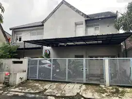 Dijual Rumah Bagus Siap Huni Dekat Griya Lokasi Strategis di Turangga.