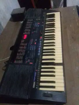 Orgen tunggal keyboard piano