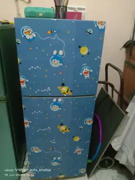 Kulkas 2 pintu merek Samsung