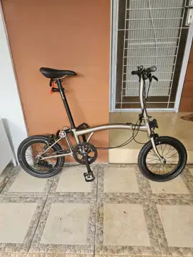 Sepeda lipat 3sixty chrome / titanium