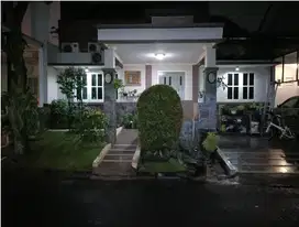 Dijual rumah cantik dan siap huni  di mahagoni park Bintaro jaya