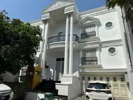 Rumah Hook Komplek Mediterania Boulevard PIK 2,5 Lantai Full Furnished