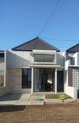 RUMAH SIAP HUNI MURAH DEKAT KAMPUS BINUS