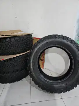 Ban BFGoodrich All Terrain KO2  265/60/R18 Like New