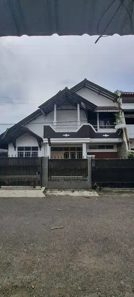 Dijual Rumah Hunian di Pusat kota  Lt.230m2, LB.380m2, SHM