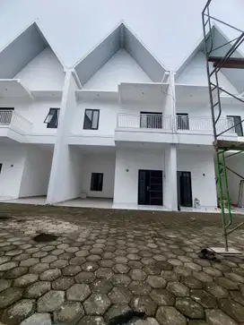 Rumah Baru 2 Lantai Lokasi Wage Aloha Taman Sidoarjo