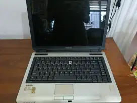 Laptop Toshiba Satellite M100