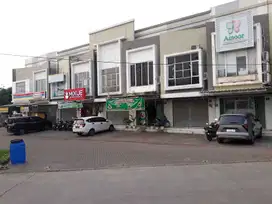 Disewakan Ruko Palem Semi Lokasi Strategis di Karawaci