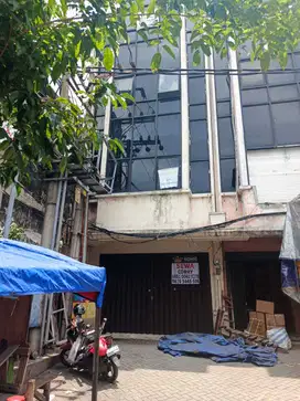 Disewakan Ruko Raya Gembong