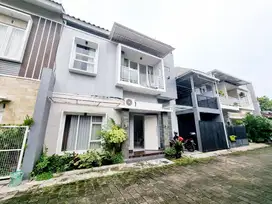 Rumah Cantik Minimalis 2 lt SHM Siap Huni di Cluster dekat Akfis