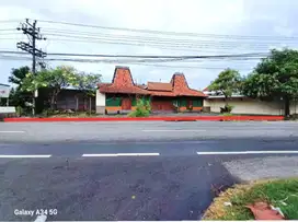 Tempat Usaha 550m² Sangat Strategis Furnish Dekat Bandara Di Colomadu