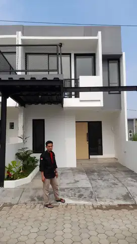 rumah 2 lantai 3 kamar tidur cluster dekat exit tol kota Bekasi