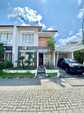 RUMAH MEWAH MODERN dalam PERUMAHAN dekat TERMINAL JOMBOR