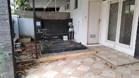Rumah Dijual di Taman Sari Kota Harapan Indah deket Tol Pulogebang