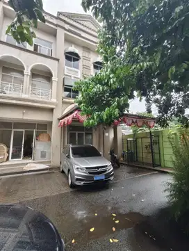 Ruko Siap Huni 3 Lantai Renovasi di Grand Galaxy Park Semi Furnished