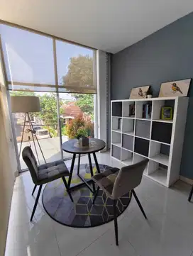 DIJUAL RUMAH 2 LANTAI DI KEMBAR