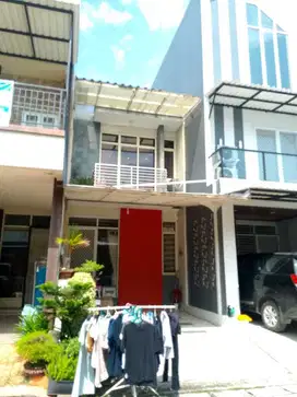 Rumah di Jl Layar Permai 11 Pantai Indah Kapuk Jakarta Utara