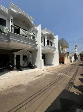 Rumah Baru 2 Lantai Type American Classl di  Tanah Baru beji 