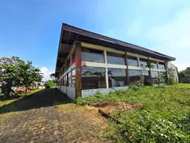 Ruang Usaha Sewa Lokasi Strategis Pinggir Jalan Besar Parkiran Sangat