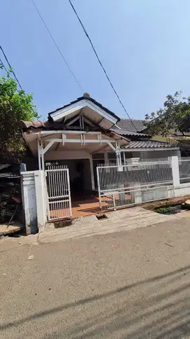 Dijual Rumah 2 Lantai di Meruya Ilir Posisi Hook Bisa Usaha Kos2an