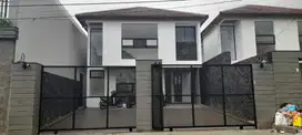 Rumah Full Furnished + Private Pool Di Setiabudi Gegerkalong Sukajadi