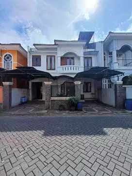 Jual cepat rumah 2 lantai di villa ilhami islamic karawaci