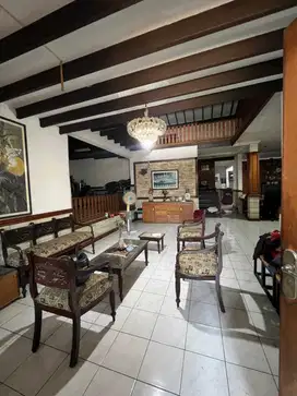 Di Jual Rumah Besar 2 Lantai Di  Mainroad Rancabolang Ciwastra