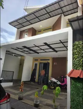 Dijual Murah Rumah Cantik 2 Lantai Dekat Tol Jati warna Bekasi