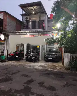 Rumah murah 2 lantai jalan raya minomartani strategis sekali