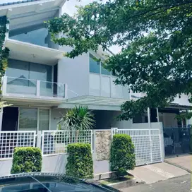 Dijual Rumah Asri Posisi Hook di Sektor 9 Bintaro FN-15129