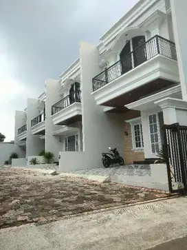 Jual Rumah American Klasik di jl timbul Jagakarsa jaksel