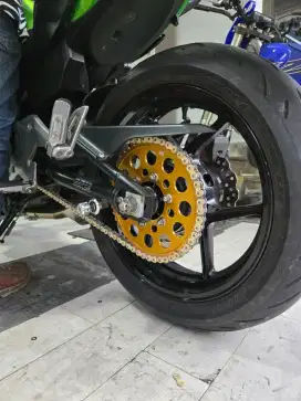 Kawasaki 650 ER6/ER6N low KM like new