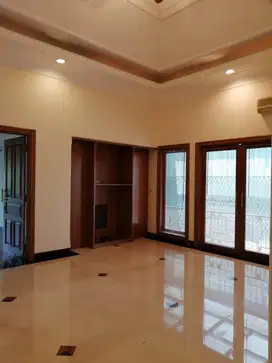Dijual Rumah Mewah 2 Lantai Dengan Swimming Pool Daerah Kebayoran Lama