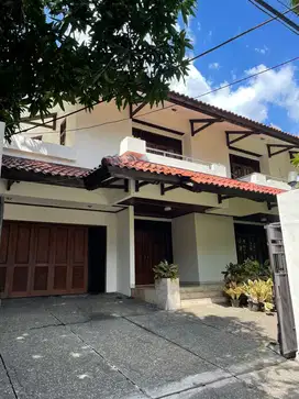 Dijual Rumah Mewah Terawat Di Gatot Subroto Jakarta Selatan