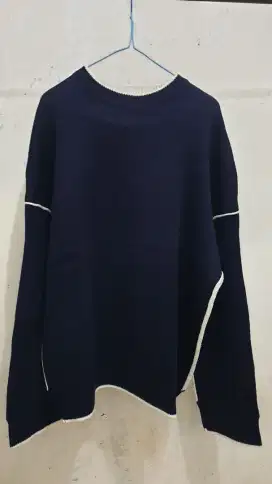 Sweater crewneck rajut