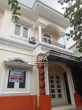 Disewakan/Dijual Rumah 2 Lantai Semi Furnished di Galuh Mas Karawang