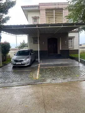 RUMAH SIAP HUNI DI CLUSTER DEPAN SENTUL CITY – HARGA DI BAWAH PASARAN